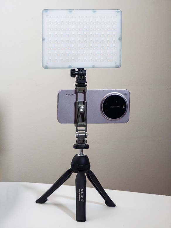 Xiaomi 17 Ultra rig with light and tripod