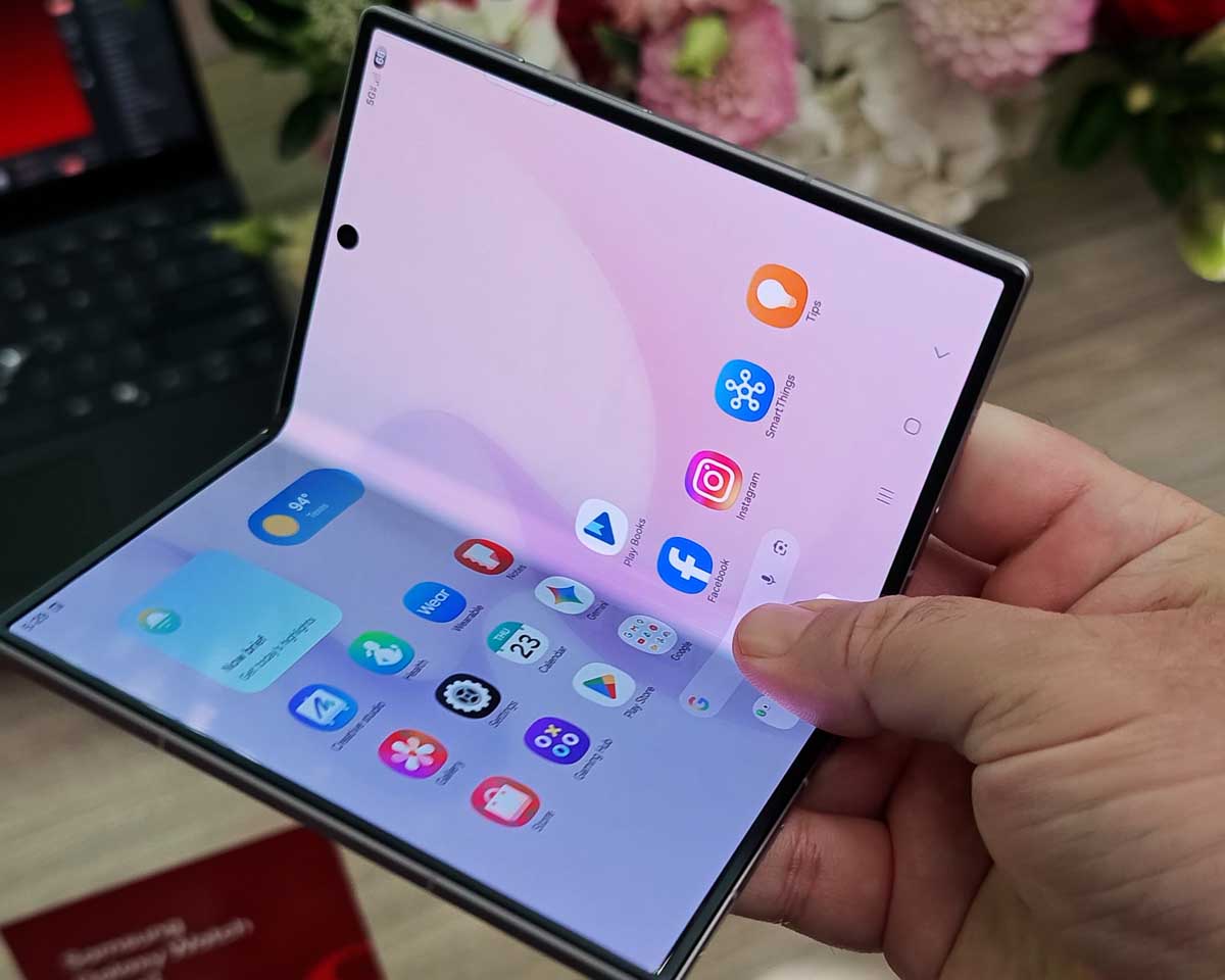 Samsung Galaxy Z Fold 8
